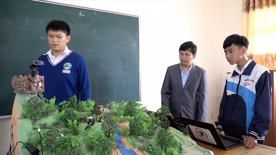  Mô hình hệ thống cảnh báo bảo vệ rừng của thầy trò trường THCS&THPT Đống Đa, TP.Đà Lạt.
