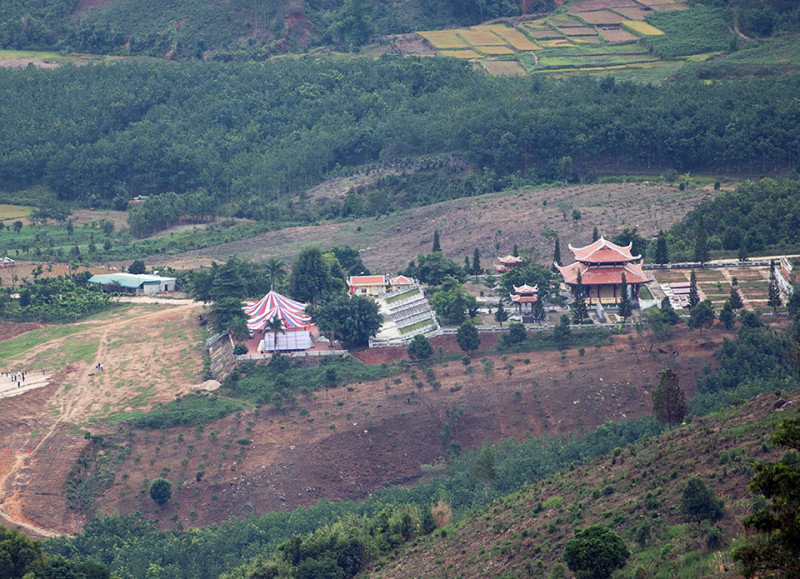 Chư Tan Kra đã thay đổi nhiều, từ vùng núi hoang sơ, bốn mùa mây mờ che phủ, nay đã trở thành vùng đất đầy sức sống
