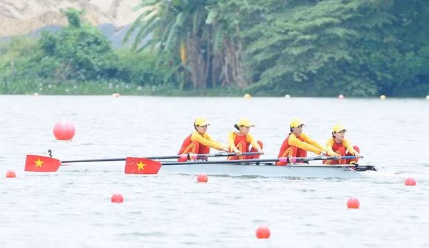  Rowing Việt Nam giành huy chương Vàng nội dung thuyền 4 nữ hạng nặng chèo đơn (W4-). (Ảnh: Minh Đức/TTXVN)