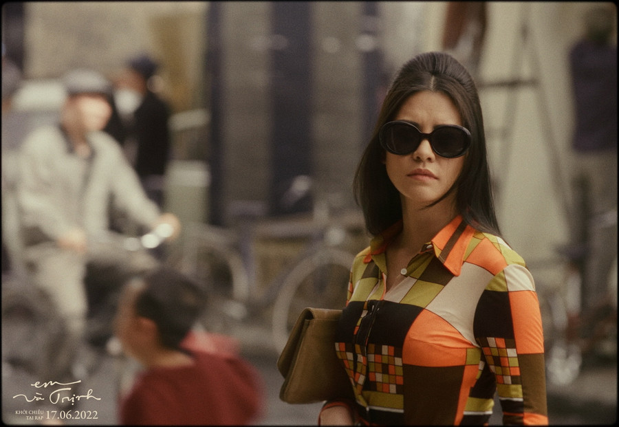 Bùi Lan Hương gây sốt khi vào vai danh ca Khánh Ly. Em và Trịnh cũng là lần đầu tiên Bùi Lan Hương 