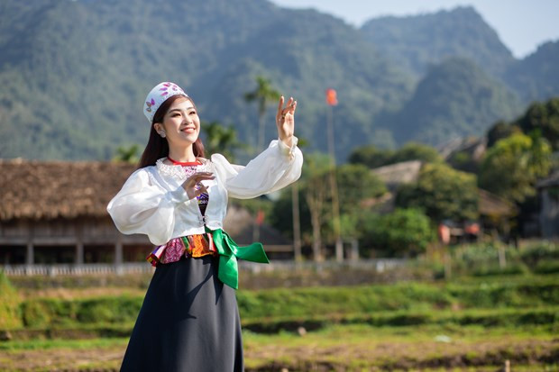 Ca sỹ Hà Myo trong sản phẩm âm nhạc mang màu sắc văn hóa Mường. (Ảnh: NVCC) Ca sỹ Hà Myo trong sản phẩm âm nhạc mang màu sắc văn hóa Mường. (Ảnh: NVCC)