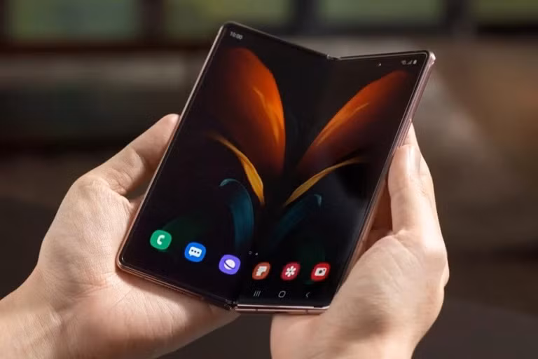 Galaxy Fold có giá bán 1.980 USD khi ra mắt. SAMSUNG