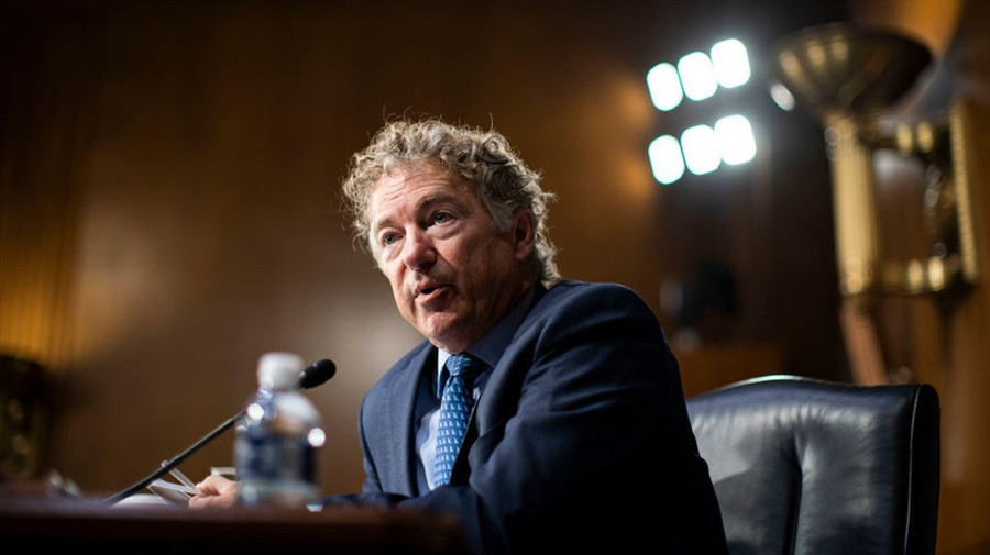 Thượng nghị sĩ Rand Paul phản đối thông qua nhanh gói viện trợ vũ khí cho Ukraina. Ảnh: Getty Thượng nghị sĩ Rand Paul phản đối thông qua nhanh gói viện trợ vũ khí cho Ukraina. Ảnh: Getty