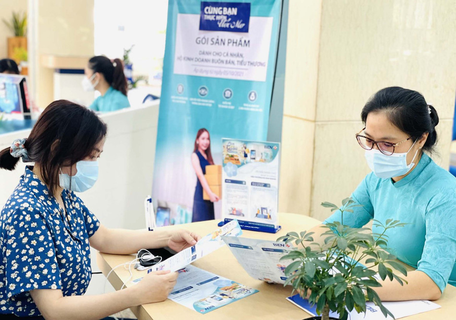 Các ngân hàng thương mại bảo đảm cung ứng tốt dịch vụ thanh toán điện tử. Ảnh: Sơn Ca