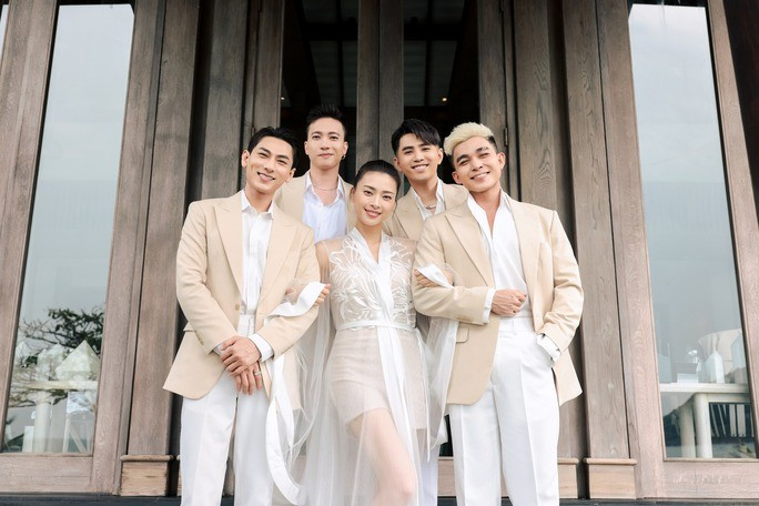 "Đả nữ" và những gương mặt quen thuộc gồm Jun Phạm, Will, Issac, S.T Sơn Thạch