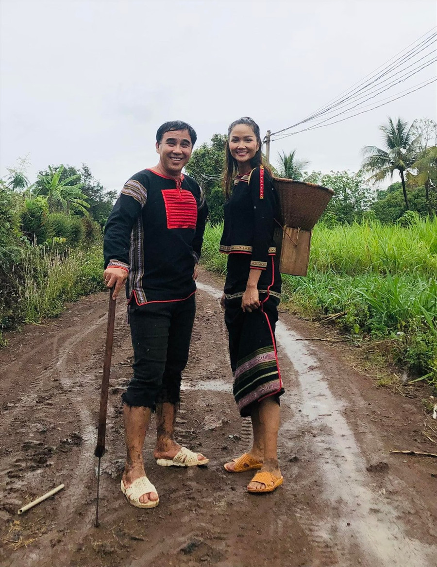 Hình ảnh dân dã của hai ngôi sao. Ảnh: MCV