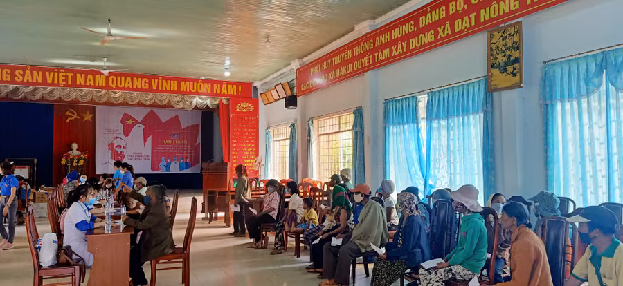 Ngày hội đã tổ chức khám chữa bệnh miễn phí cho hơn 500 người dân. Ảnh: Đức Nhật