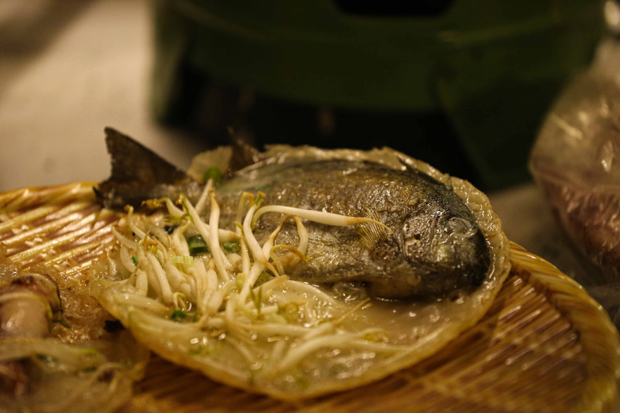 Món bánh khoái cá kình. LÊ HOÀI NHÂN