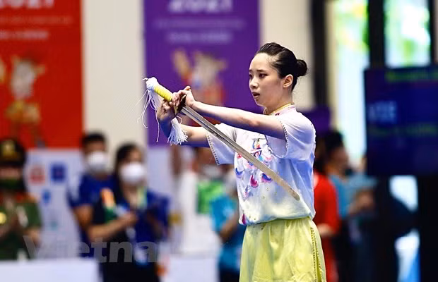 Dương Thúy Vi giành huy chương Vàng. (Ảnh: Tá Hiển/Vietnam+)