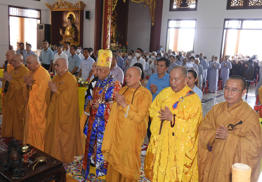 ẢNH THANH NHẬT -Cử hành nghi lễ cầu nguyện hoà bình, quốc thái, dân an tại Đại lễ Phật đản DSCN3480