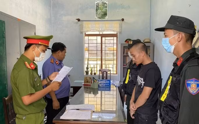 Đối tượng Phan Văn Thanh tại cơ quan công an Đối tượng Phan Văn Thanh tại cơ quan công an