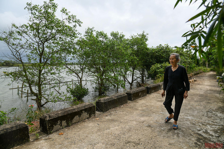 Sông Bến Hải nơi lưu giữ nhiều kỷ niệm với o Thiến. (Ảnh: THÀNH ĐẠT)