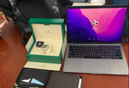 Các tài sản của nữ du khách được tìm thấy và trao trả.