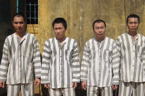 Một số đối tượng mua bán ma túy bị Công an huyện Đức Cơ bắt giữ. Ảnh: Tiến Dũng