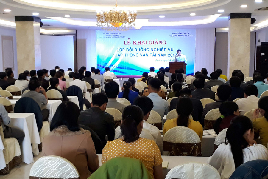 Quang cảnh lớp bồi dưỡng nghiệp vụ giao thông vận tải. Ảnh: N.T