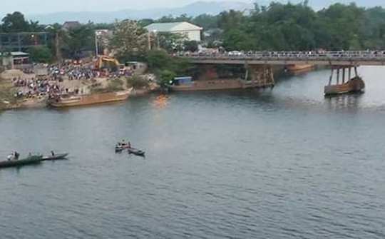 Cầu Câu Lâu nơi nam thanh niên vừa nhảy cầu tự tử. Cầu Câu Lâu nơi nam thanh niên vừa nhảy cầu tự tử.