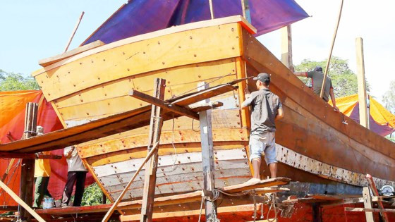 Ngư dân dùng tiền đền bù, hỗ trợ từ sự cố môi trường hoán cải nâng cấp công suất tàu thuyền.