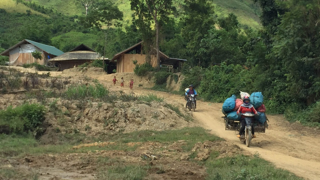 Vùng núi xã Cư Pui, huyện Krông Bông, tỉnh Đak Lak vốn là cánh rừng già nguyên sinh đã bị dân di cư tự do biến thành nương rẫy và khu dân cư. Vùng núi xã Cư Pui, huyện Krông Bông, tỉnh Đak Lak vốn là cánh rừng già nguyên sinh đã bị dân di cư tự do biến thành nương rẫy và khu dân cư.