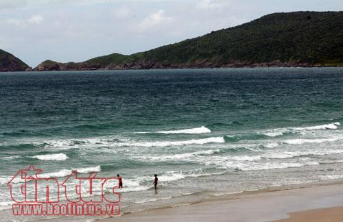 Côn Đảo có nhiều bãi biển đẹp. Côn Đảo có nhiều bãi biển đẹp.