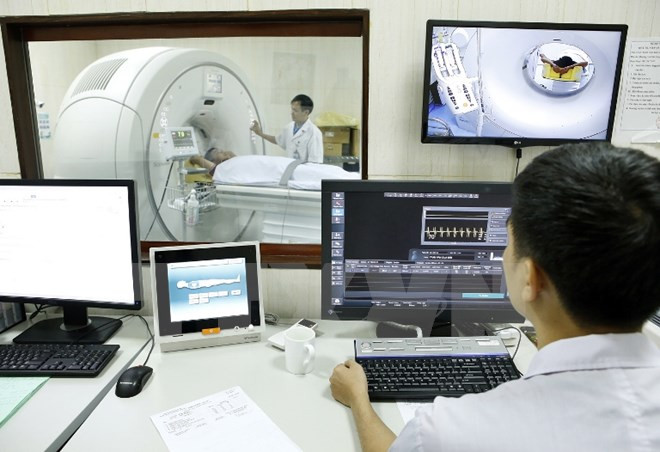 Khám bệnh cho người dân tại Bệnh viện tim Hà Nội. Khám bệnh cho người dân tại Bệnh viện tim Hà Nội.