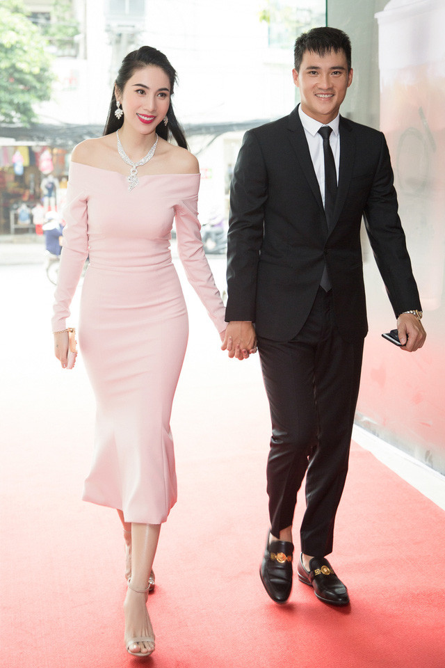 Thủy Tiên và Công Vinh đang có những tháng ngày tận hưởng hạnh phúc.