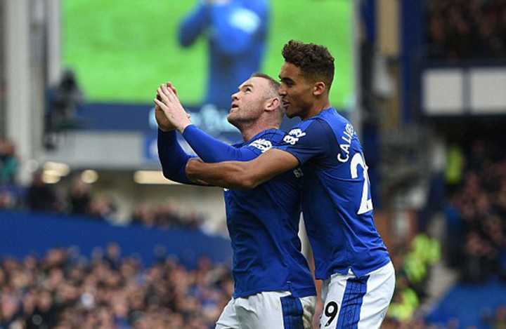 Rooney (trái) ăn mừng bàn mở tỉ số cho Everton. Ảnh: GETTY IMAGES  Rooney (trái) ăn mừng bàn mở tỉ số cho Everton. Ảnh: GETTY IMAGES