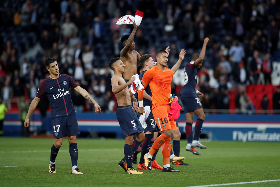 Niềm vui của các cầu thủ PSG sau trận thắng Bordeaux. Ảnh: REUTERS Niềm vui của các cầu thủ PSG sau trận thắng Bordeaux. Ảnh: REUTERS