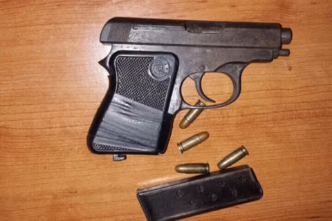 Khẩu súng và đạn cơ quan công an thu giữ của Lâm