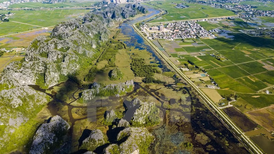 Khu bảo tồn thiên nhiên Vân Long.