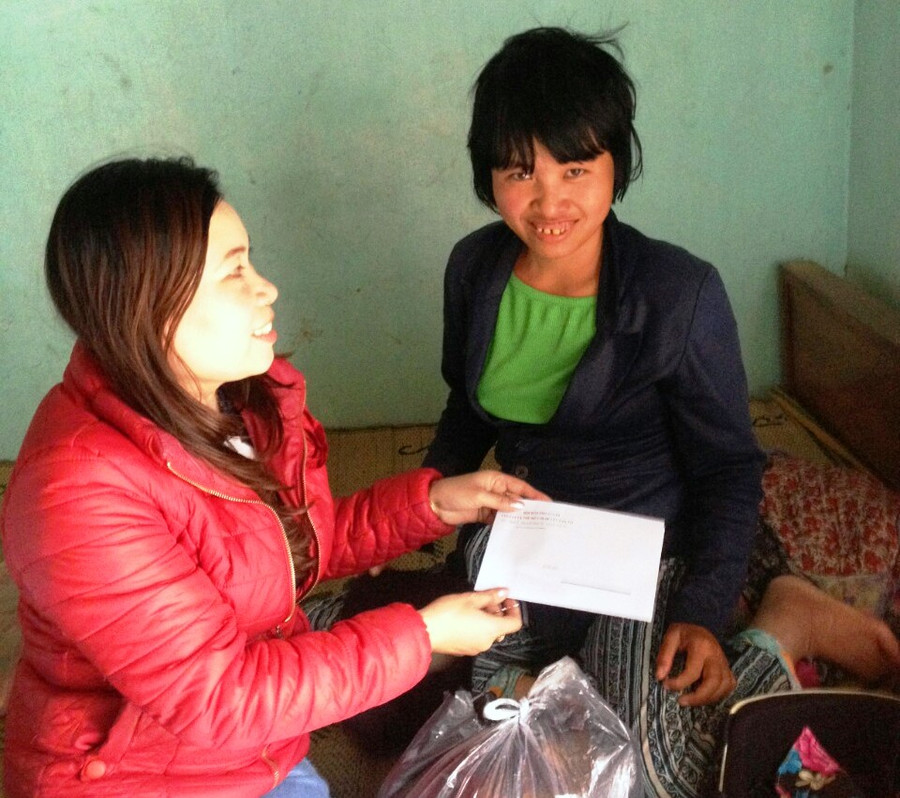 Giúp người khuyết tật vượt qua mặc cảm. Ảnh Trần Dung