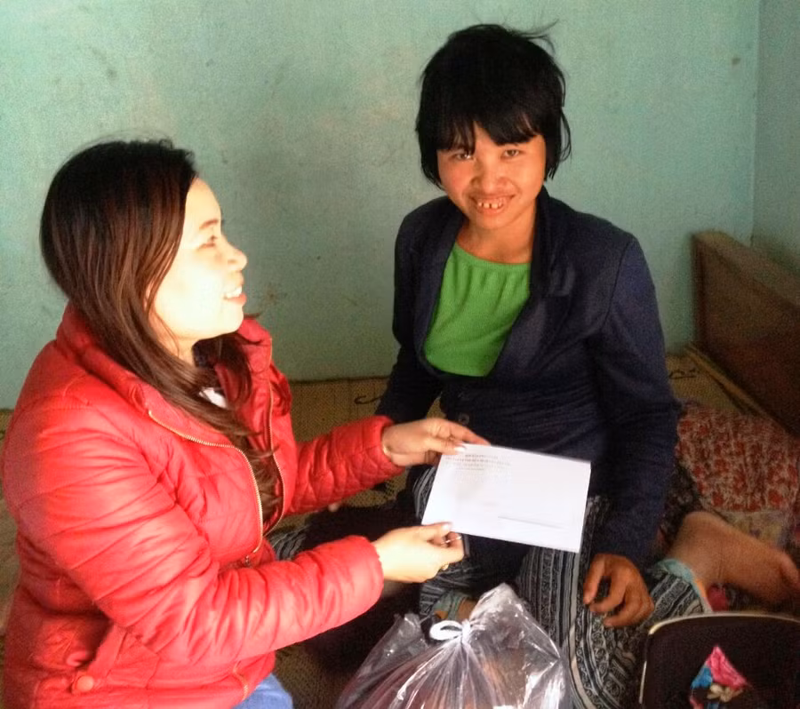 Giúp người khuyết tật vượt qua mặc cảm. Ảnh Trần Dung