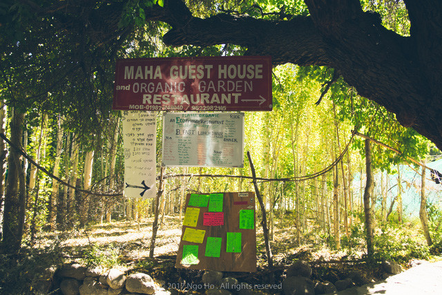 Những biển hiệu handmade độc đáo.