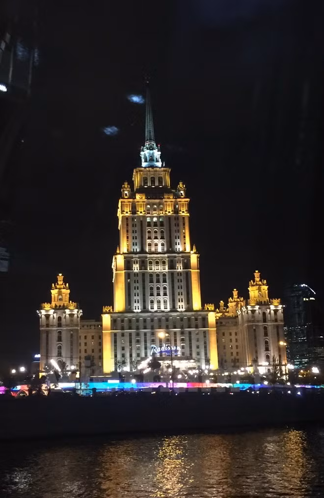 Một khách sạn nổi tiếng, nơi nghỉ của nhiều lãnh đạo cấp cao các nước khi thăm Nga. 