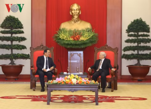 Đồng chí Xỏn-xay Xỉ-phăn-đon bày tỏ vui mừng về mối quan hệ đoàn kết đặc biệt Việt Nam-Lào ngày càng phát triển sâu rộng trên tất cả các lĩnh vực; cảm ơn sâu sắc về sự ủng hộ, giúp đỡ to lớn, kịp thời và có hiệu quả mà Việt Nam đã dành cho Lào từ trước đến nay.