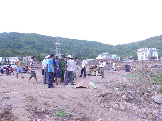 Nạn nhân xấu số được xác định là người dân địa phương nơi xảy ra vụ việc.