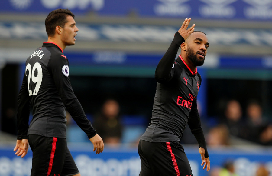 Lacazette (phải) ăn mừng bàn nâng tỉ số lên 3-1 cho Arsenal. Ảnh: REUTERS Lacazette (phải) ăn mừng bàn nâng tỉ số lên 3-1 cho Arsenal. Ảnh: REUTERS