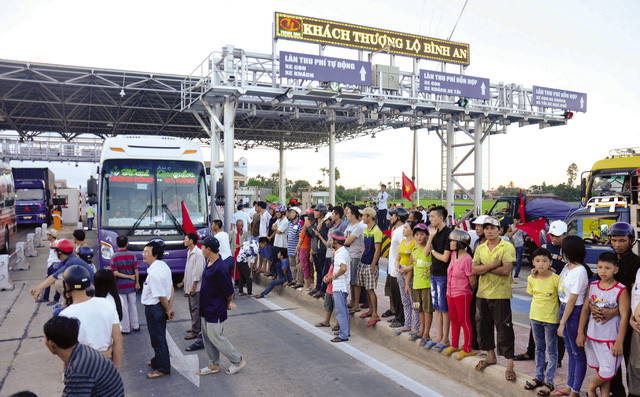Xử lý nghiêm hành vi gây rối tại các trạm thu phí. Xử lý nghiêm hành vi gây rối tại các trạm thu phí.