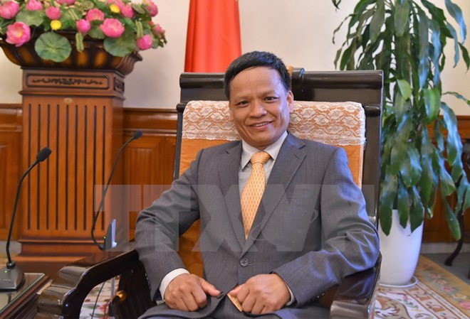 Tiến sỹ Nguyễn Hồng Thao, giảng viên Luật quốc tế tại Học viện Ngoại giao Việt Nam. Tiến sỹ Nguyễn Hồng Thao, giảng viên Luật quốc tế tại Học viện Ngoại giao Việt Nam.