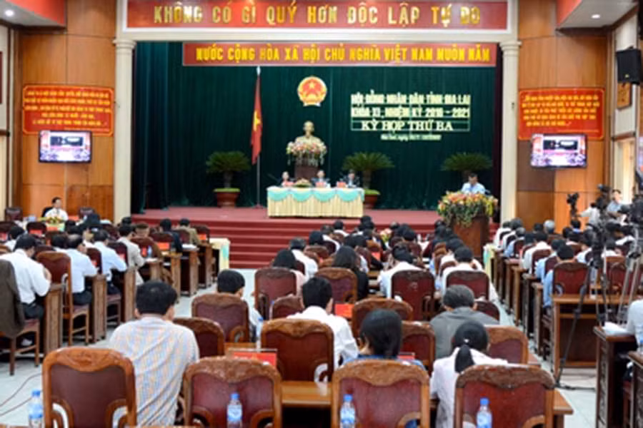 Quang cảnh ngày làm việc tại kỳ họp thứ 3-HĐND tỉnh khóa XI (nhiệm kỳ 2016-2021). Ảnh: Minh Dung