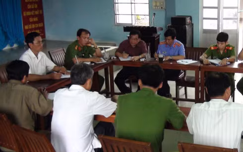 Cơ quan điều tra phân tích kết quả khám nghiệm vụ án. Cơ quan điều tra phân tích kết quả khám nghiệm vụ án.