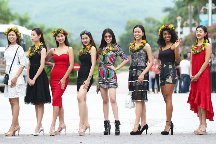 Sau đêm bán kết, chỉ có 45 thí sinh được đi tiếp vào vòng trong. Sau đêm bán kết, chỉ có 45 thí sinh được đi tiếp vào vòng trong.