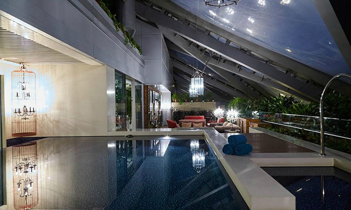  Nước ở bể bơi được lọc qua hệ thống nước hiện đại nhất của khách sạn.