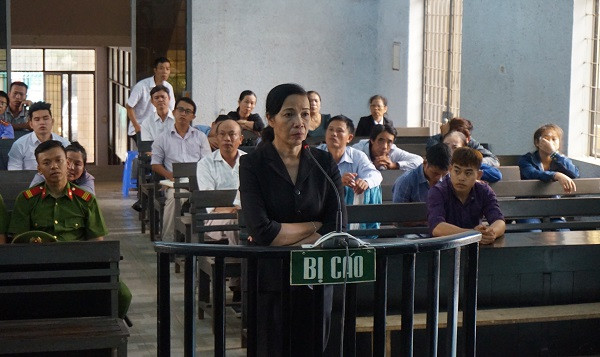 Bị cáo Trương Thị Hoa tại phiên xét xử.