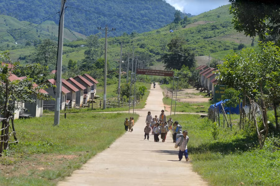 Trẻ em làng Tung và làng Gút (xã Krong, huyện Kbang) sau giờ tan học. Ảnh: Minh Triều