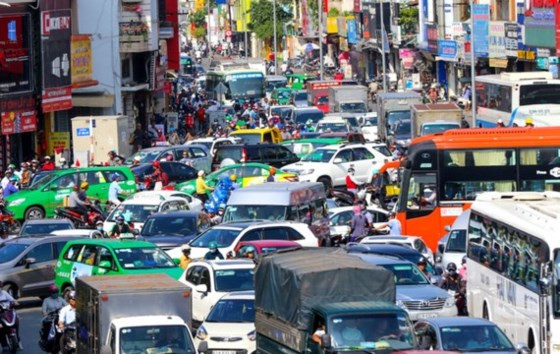 Ùn tắc giao thông nghiêm trọng trên đường Trường Sơn (quận Tân Bình) tháng 5-2017 Ùn tắc giao thông nghiêm trọng trên đường Trường Sơn (quận Tân Bình) tháng 5-2017