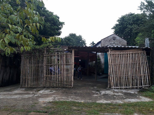 Căn nhà nhỏ gần chân đèo Pha Đin của gia đình bà Nga. Căn nhà nhỏ gần chân đèo Pha Đin của gia đình bà Nga.