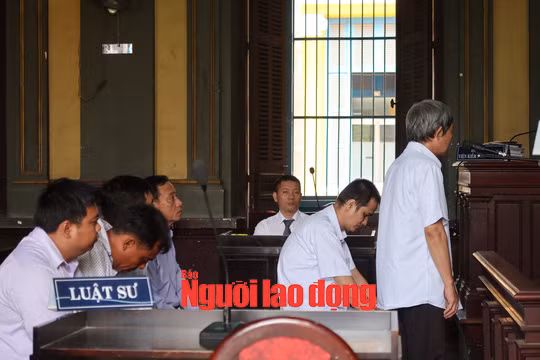 Ông Nguyễn Giao Chi đang trình bày trước tòa