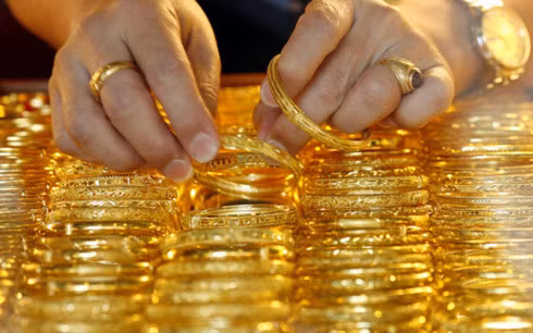 Giá vàng đang đi lên.