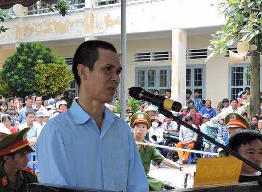 Nguyễn Trung Hoàng tại phiên xử lưu động