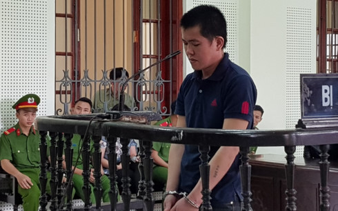 Bị cáo Trần Hữu Dũng tại phiên xét xử ngày 19-10. Bị cáo Trần Hữu Dũng tại phiên xét xử ngày 19-10.